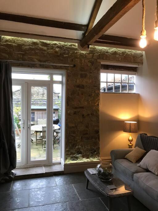 Luxury Barn Conversion At Rudding Harrogate Exterior foto